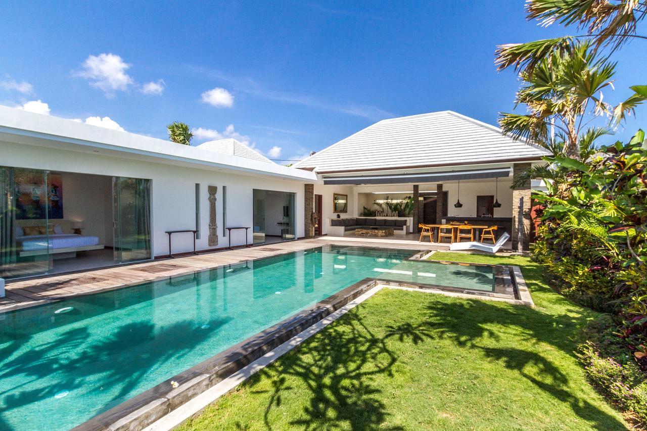 Villa Tira - Elegant 3Br In Central Seminyak Exterior foto