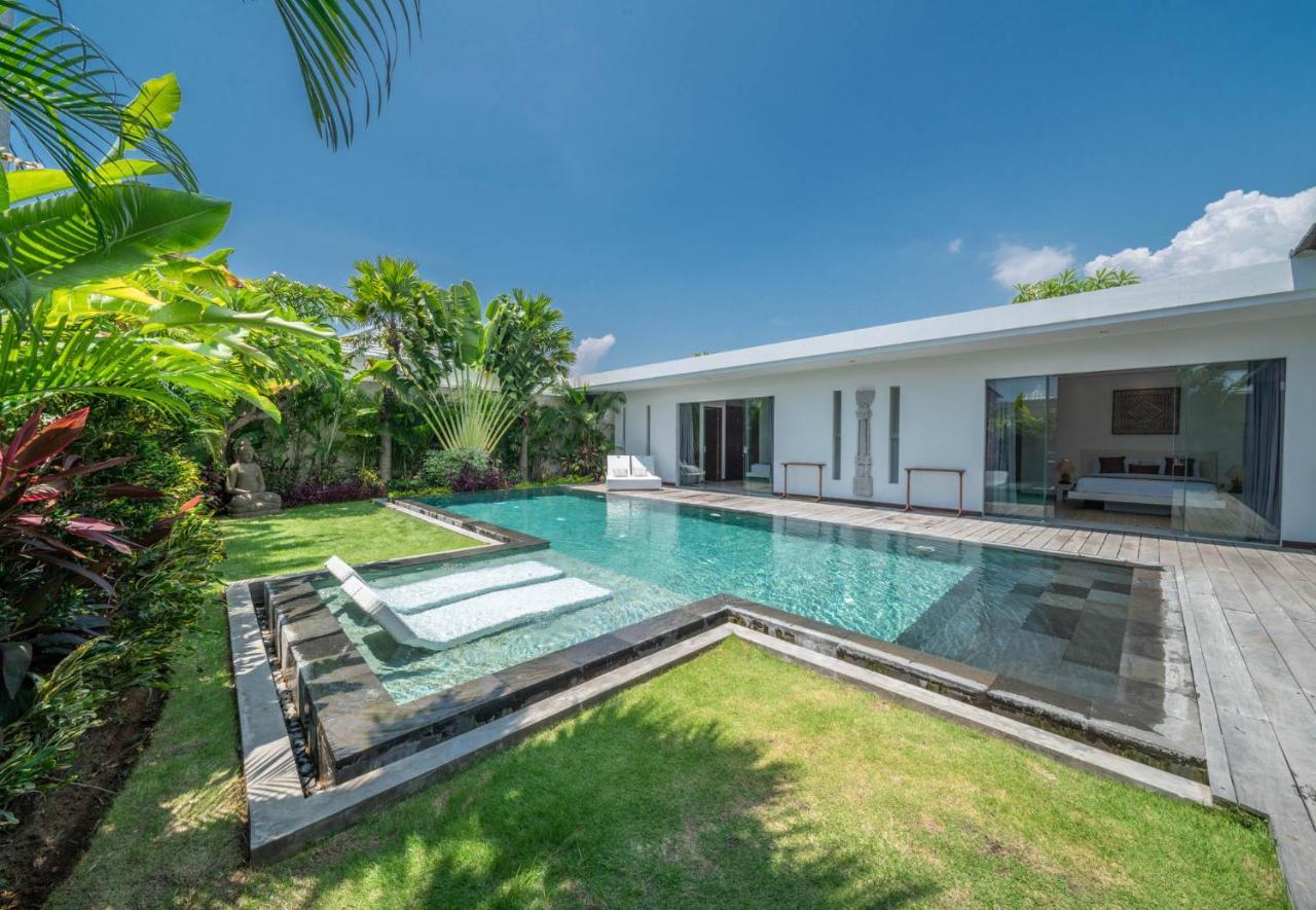 Villa Tira - Elegant 3Br In Central Seminyak Exterior foto