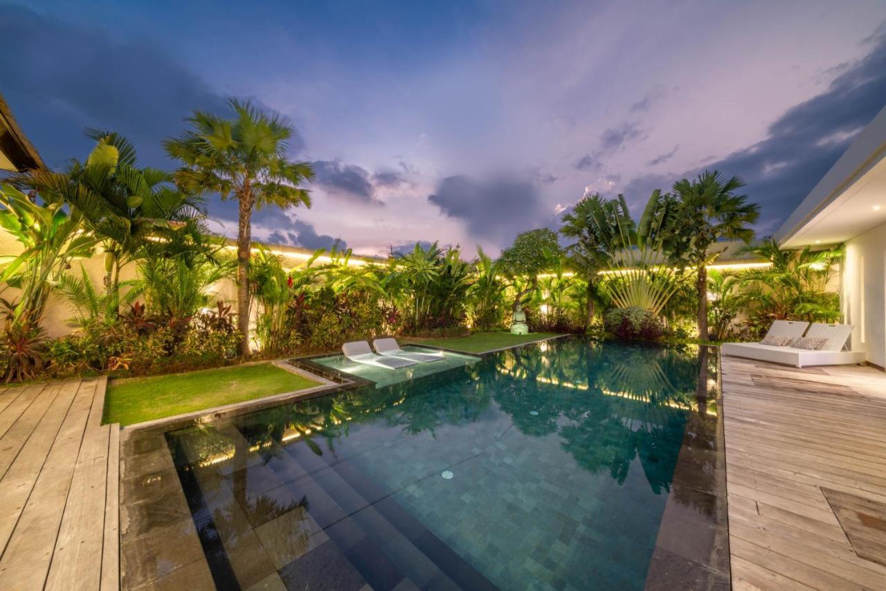 Villa Tira - Elegant 3Br In Central Seminyak Exterior foto
