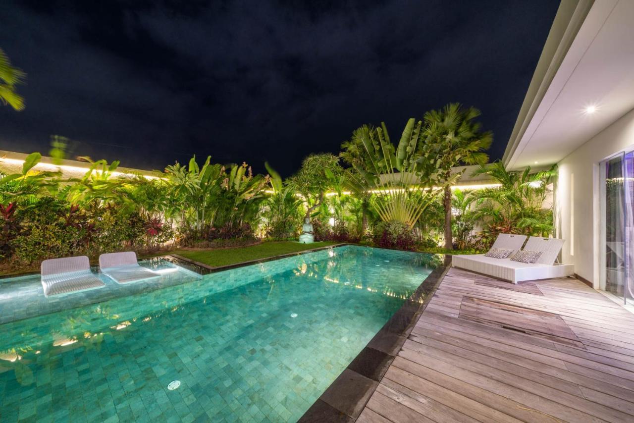 Villa Tira - Elegant 3Br In Central Seminyak Exterior foto