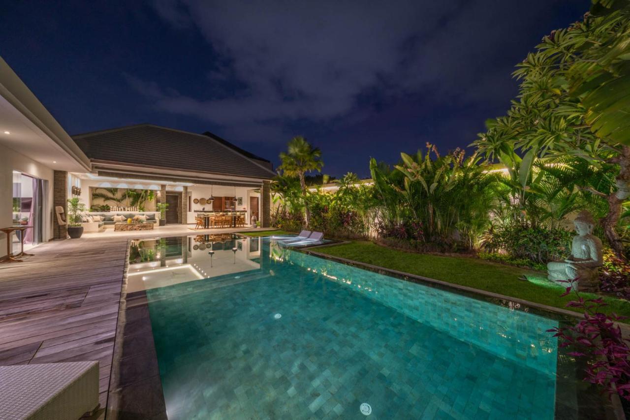 Villa Tira - Elegant 3Br In Central Seminyak Exterior foto